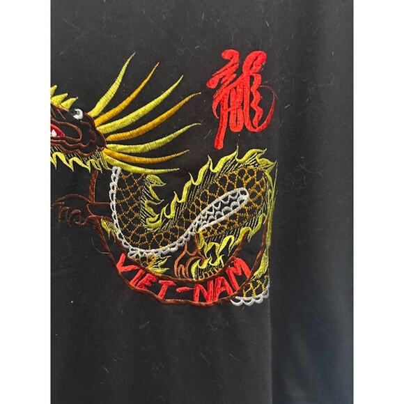 Vintage Embroidered Dragon Vietnam Tee T-Shirt Black Yellow Red Mens Small - Picture 3 of 5